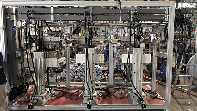 防爆伺服電機在反應(yīng)釜上方案